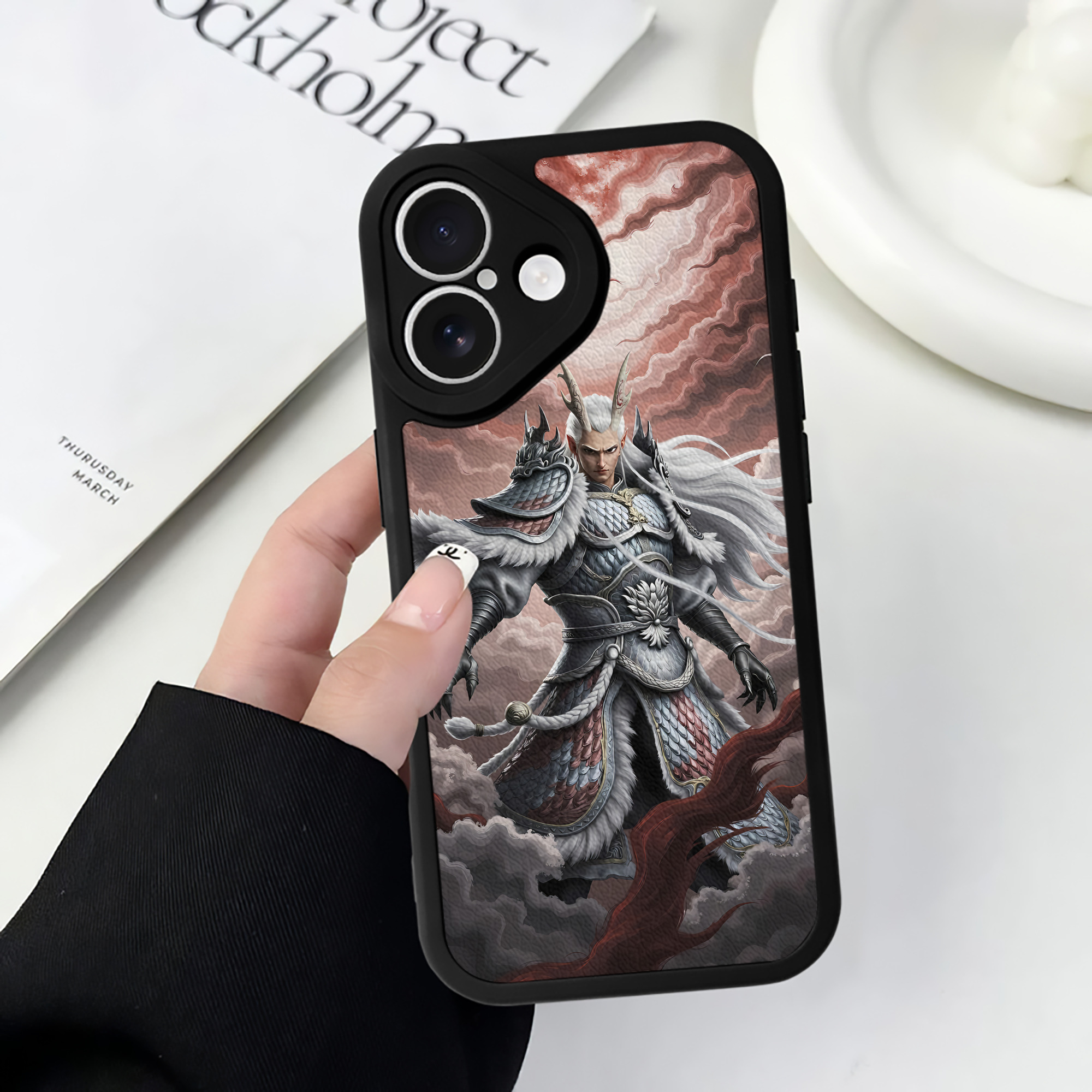 （画像用） Ne Zha 2 ナタ 魔童の大暴れ 【iPhone 16シリーズ対応】シリコンスマホケース（レザー調） 材質：シリコン